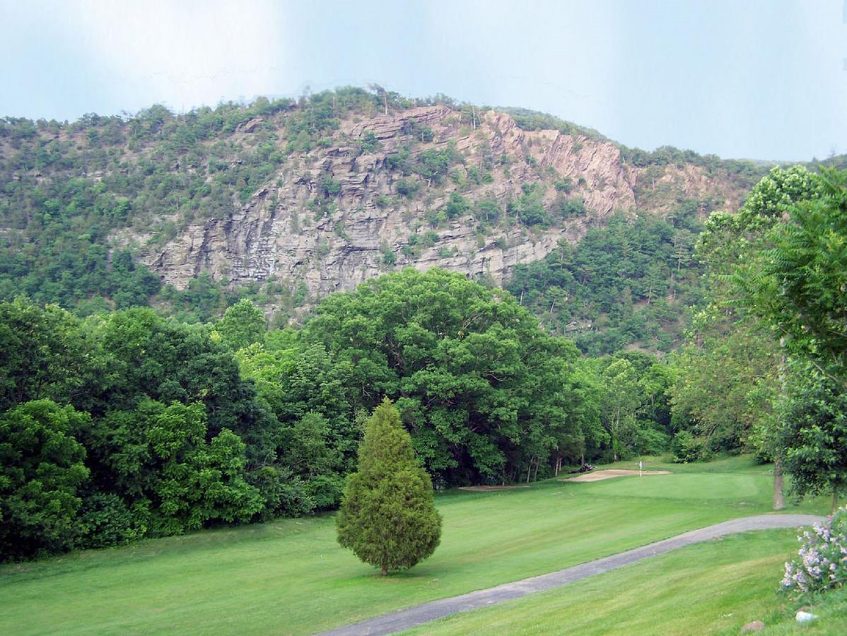 Cliff View Inn Covington Екстериор снимка